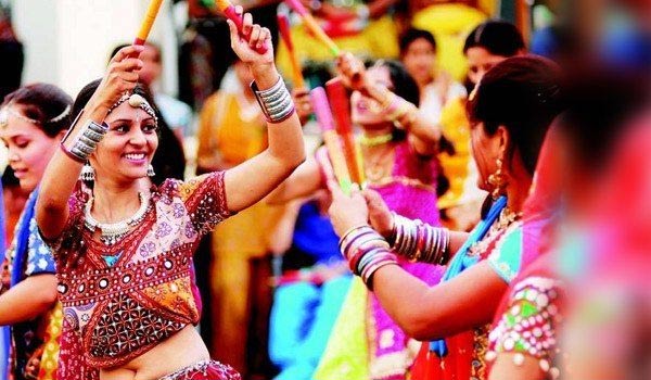 dandiya organizers face low sponsorship,economic slowdown,mumbai,navratri 2019