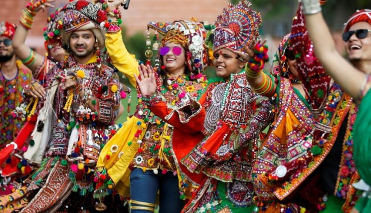 Navratri 2019- Dandiya Organizers Face Low Sponsorship Due To Economic Slowdown in Mumbai