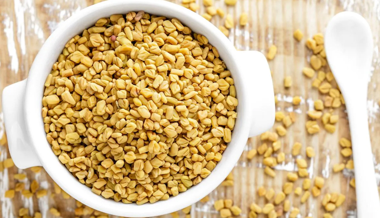 सर्दियां आते ही बढ़ जाती हैं बालों में डैंड्रफ की समस्या, इन उपायों से करें इसे दूर the problem of dandruff in hair increases as soon as winter comes remove it with these measures,beauty tips,beauty hacks