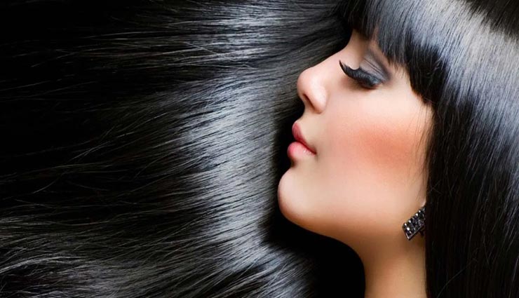 बालों में होने लगी हैं रूसी की समस्या, इन उपायों से मिलेगी राहत