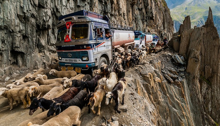 भारत की इन खतरनाक सड़कों पर ड्राइविंग करना मौत के कुएं जैसा, एडवेंचर्स रोड ट्रिप के लिए है बेस्ट 