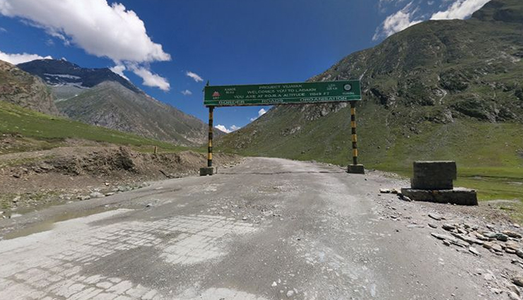dangerous roads to travel in india,dangerous roads,india,gata loops,kolli hill road,3-level zigzag road,national highway 22,zoji la pass,sangla road,kishtwar roadbum la pass,rohtang pass,leh-manali highway