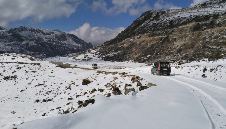 dangerous roads to travel in india,dangerous roads,india,gata loops,kolli hill road,3-level zigzag road,national highway 22,zoji la pass,sangla road,kishtwar roadbum la pass,rohtang pass,leh-manali highway