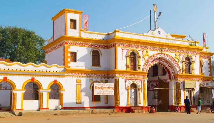 goddess durga temples in india,famous durga temples,shakti peethas in india,durga worship places,divine shakti temples,spiritual significance of durga,durga devi temples,sacred shrines of goddess durga,powerful temples of durga,durga temple pilgrimage india