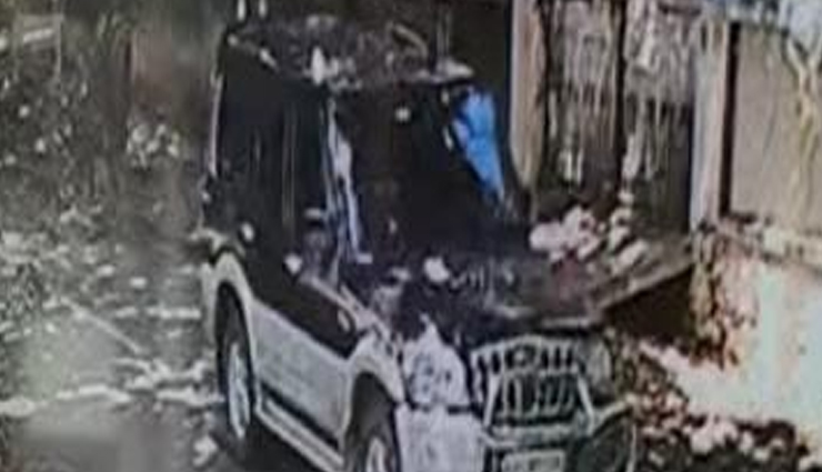 रेणुकास्वामी के हत्या से पहले के आखिरी पल, शर्टलेस, जिंदगी की गुहार लगाते नजर आए दर्शन के प्रशंसक renukaswamys last moments before his murder,darshans fans were seen shirtless,pleading for his life