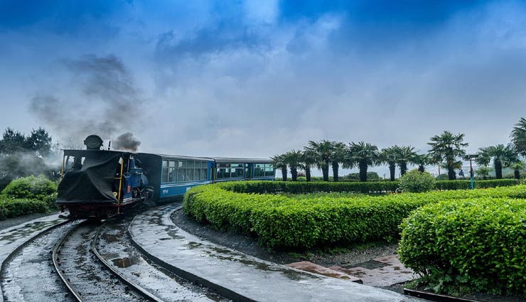 tourist places,indian tourist places,monsoon tourist places,best rainy days tourist places