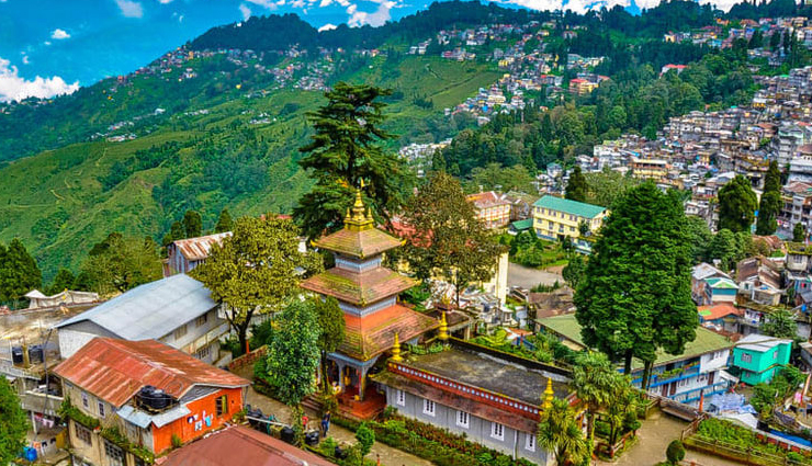 weekend getaways in west bengal,must-visit destinations in west bengal,serene towns in the himalayas,sundarbans mangrove forest,darjeeling hill station,siliguri gateway to north-east india,dooars wildlife and tea estates,digha beaches in west bengal,historic city of howrah,vibrant locations in west bengal,kalimpong hiking trails,sundarbans boat safari,darjeeling tea estates,siliguri mahananda river,dooars grasslands ecoregion,digha water activities,howrah architecture,west bengal cultural richness,weekend destinations near kolkata,himalayan retreats in west bengal