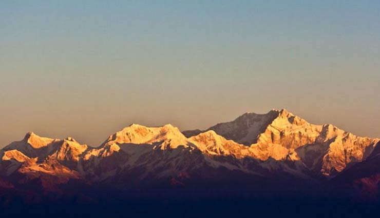 darjeeling,places to visit in darjeeling,darjeeling tourism,tourism,travel,tea gardens,holidays