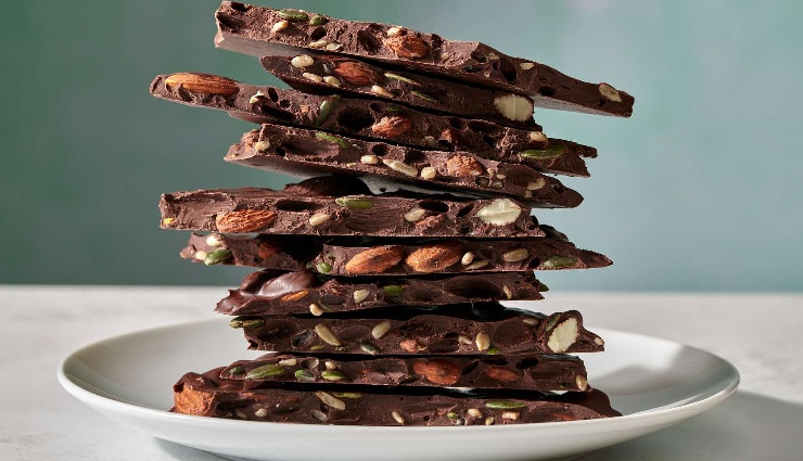 mood swings remedies,foods for mood swings,pms mood swings,foods that boost mood,how to deal with mood swings,hormonal mood changes,natural mood boosters,emotional health diet,foods for emotional balance,what to eat during pms