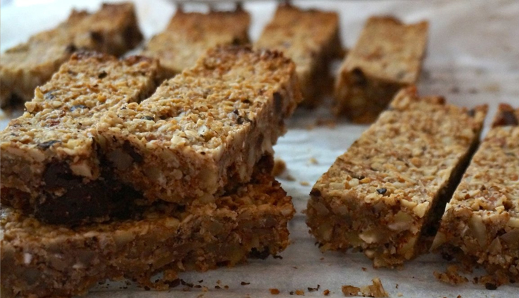 Recipe -  Irresistible Combination: Dark Chocolate and Cardamom Muesli Bars 