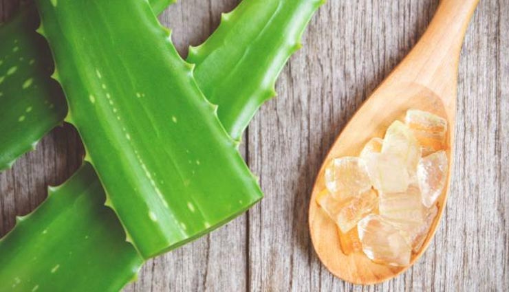 castor oil,castor oil for dark circles,diy ways to use castor oil,beauty tips,skin care tips