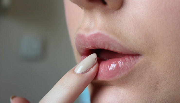 20 DIY Remedies For Dark Lips