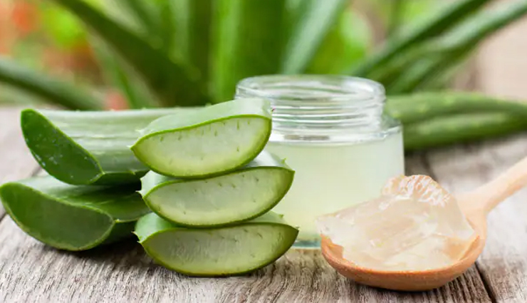 चांद से चेहरे पर दाग की तरह दिखते है काले होंठ, इन उपायों से बनाए इन्हें खूबसूरत dark lips,home remedies for dark lips,lips care tips,skin care tips,beauty tips