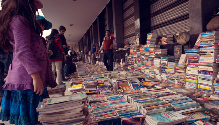 best markets to visit in india,indian market,ima keithel,johari bazaar,chor bazaar,floating vegetable market,kannauj market,dadar flower market,laad bazaar,mahidharpura diamond market street,crawford market,zaveri bazaar,jew town,new market,chandni chowk,daryaganj sunday book market,flea markets,travel,holidays,travel guide,travel tips