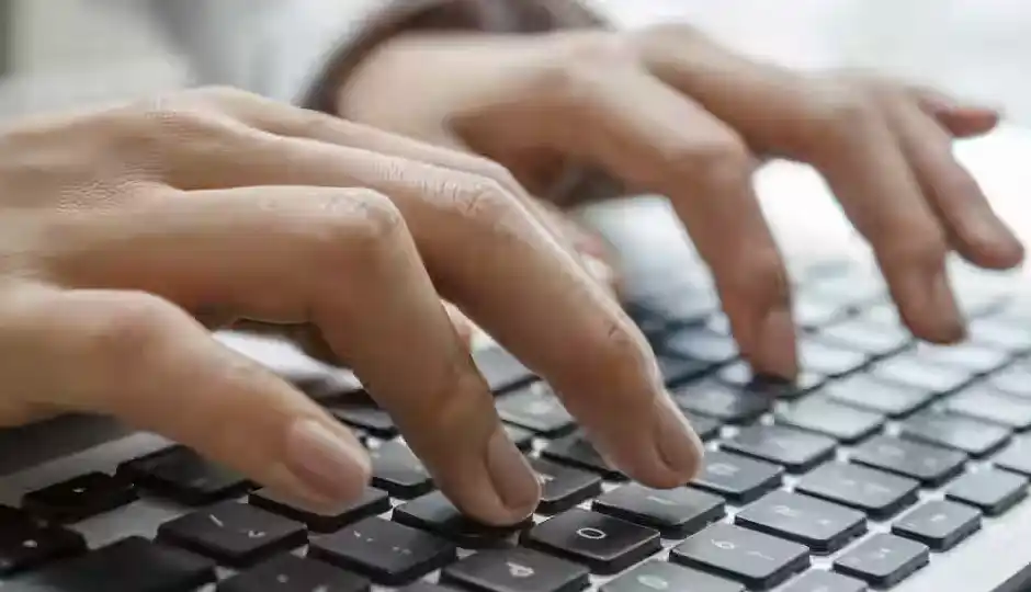 यूपी में डाटा ऑपरेटर पदों पर बंपर भर्ती का ऐलान, 2505 स्कूलों में जल्द तैनात होंगे नए प्रधानाचार्य