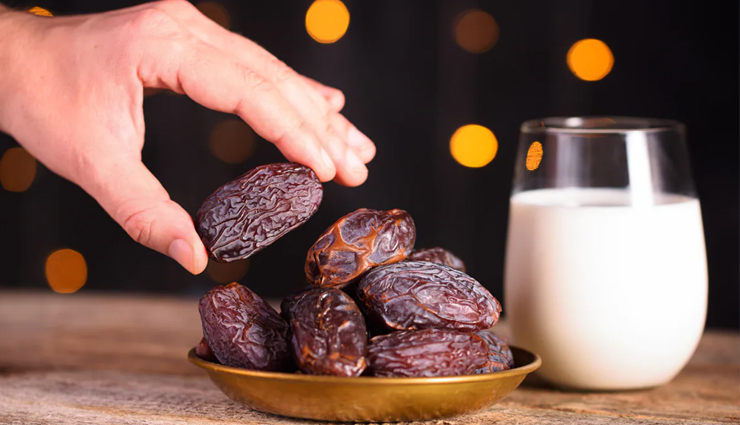 दूध पीने का अलग अंदाज सेहत के लिए हो सकता हैं फायदेमंद, जानें इसके 11 तरीके milk,types of milk,doodh,health benefit of milk,different type of milk,almond milk,chocolate milk,cardamom milk,kesar,Health,Health tips