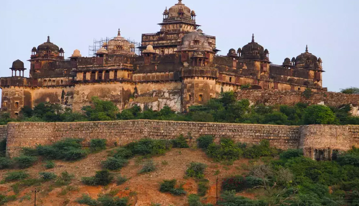 travel places,famous forts,forts of madhya pradesh