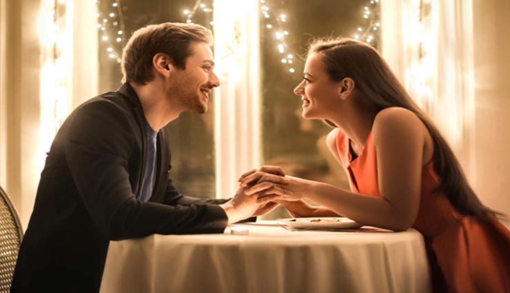 लड़कियों का दिल जीतने के लिए आजमाए वही पुराने डेटिंग टिप्स, जानें यहां 