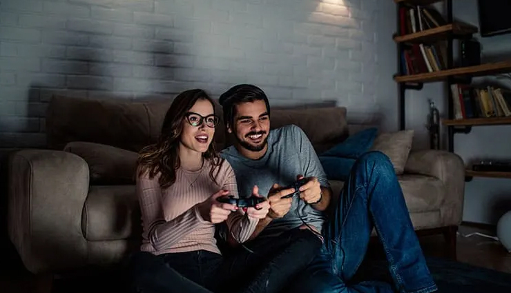 10 Perks of Dating a Gamer