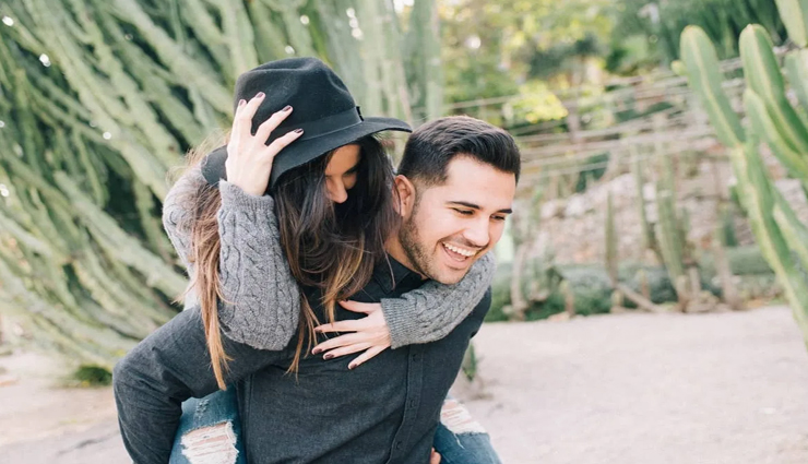इन 7 तरीकों से दूर करें अपने रूठे बॉयफ्रेंड की नाराजगी, आएगी चहरे पर मुस्कान 