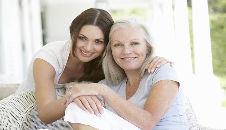 एक मां ही सिखा सकती है अपनी बेटियों को ये जरूरी बातें, उनके जीवन के लिए बहुत अहम