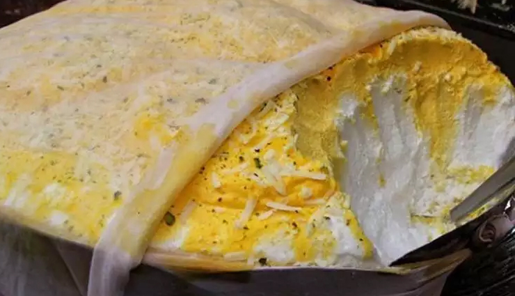 delhi street food delights,must-try street food in delhi,exploring delhi mouthwatering street cuisine,best street food vendors in delhi,iconic delhi street food you should not miss,culinary delights of delhi streets,authentic street food experiences in delhi,tasting the flavors of delhi street cuisine,delhi famous street food joints,experiencing the vibrant street food scene in delhi