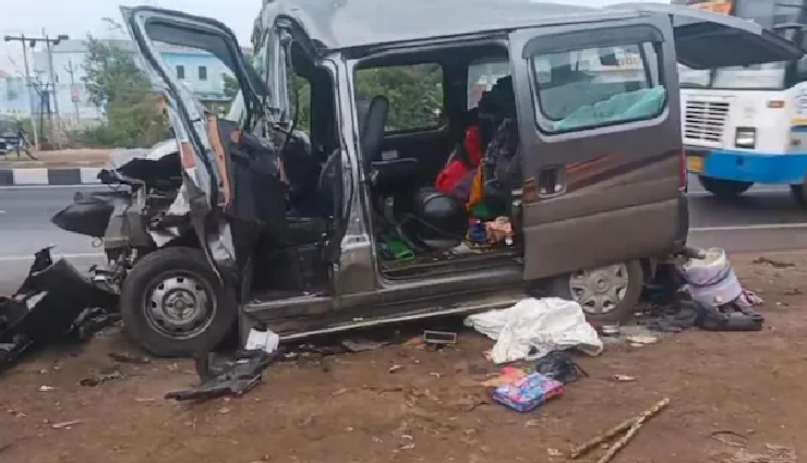 राजस्थान: दौसा में महाकुंभ से स्‍नान कर लौट रहे श्रद्धालुओं की कार खड़े ट्रक में घुसी, 5 लोगों की मौत, दो घायल  