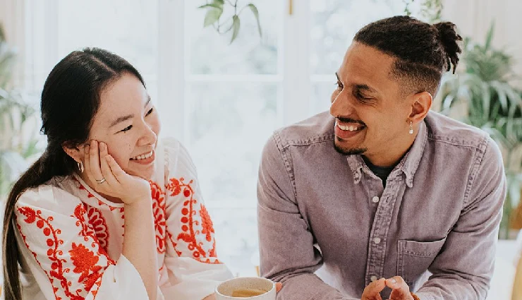 first date conversation,first date tips,dating conversation starters,how to talk on first date,first date topics,what to say on a first date,first impression dating,first date chat ideas,dating advice,conversation guide for dates