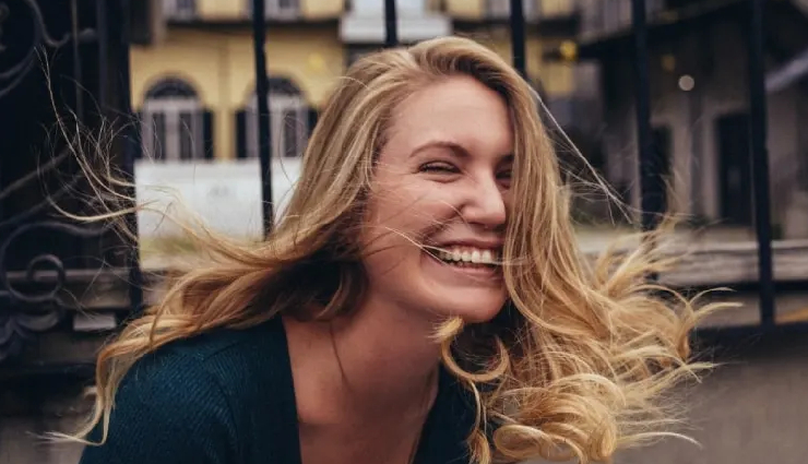 smile more often,leading a better life,happiness and positivity,benefits of smiling,laughter and well-being,coping with stress,positive thinking techniques,daily gratitude practice,noticing the little things,surrounding yourself with happiness