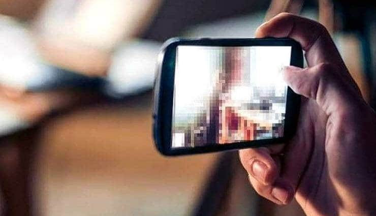 पोर्न वीडियो देखते हुए कर रहा था उसकी नकल, हुई मौत