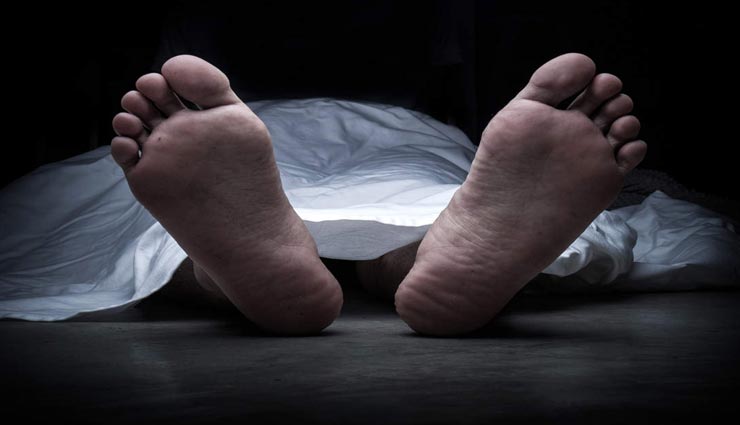 गोरखपुर : नाले में अज्ञात युवती का शव मिलने से फैली सनसनी, पुलिस के बीच घंटों तक चला सीमा विवाद