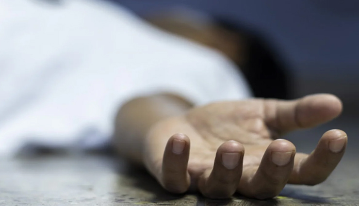 उत्तरप्रदेश : कब्रिस्तान में मिला सिर कुचला युवक का शव, पहचान छुपाने के लिए बिगाड़ा गया चेहरा 