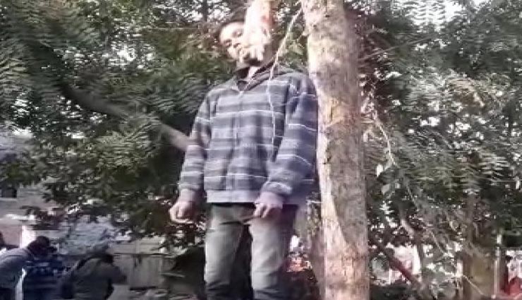 कोटा : पेड़ पर लटका मिला युवक, पोस्टमार्टम के बाद पता चलेगा हत्या या आत्महत्या