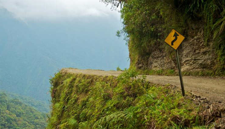 worlds deadliest roads,deadly roads