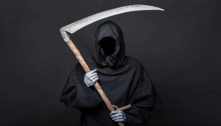 इतिहास में कई महान हस्तियों की हुई हैं बेहद अजीबोगरीब मौत, कोई ज्वालामुखी में तो कोई हंसते हुए मरा