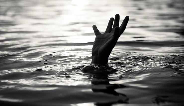 हरियाणा : निर्माण के लिए खोदे गए पानी से भरे गहरे गड्ढे में डूबने से गई दो मौसेरे भाइयों की जान
