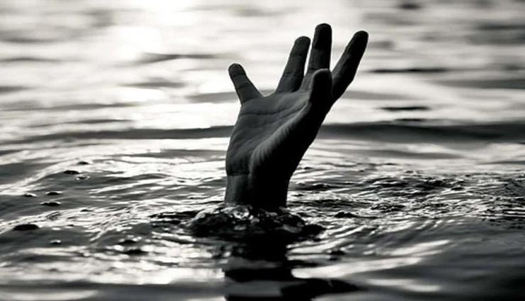 पंजाब : नदी में नहाने गए दो युवकों की डूबने से हुई मौत, किनारे पर मिले उनके कपड़े व मोबाइल 
