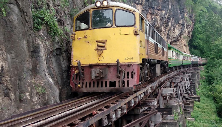 world dangerous railway track