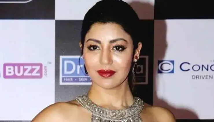 श्रीलंका से लौटीं देबिना बनर्जी की बिगड़ी तबियत, आईं इस वायरस की चपेट में