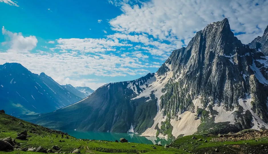 10 Amazing Places To Explore in December