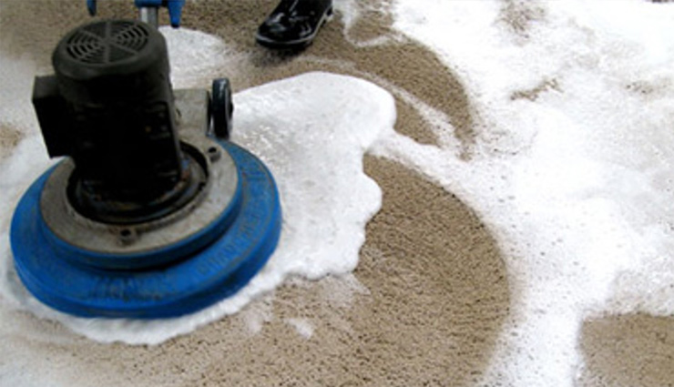 सबसे पहले कारपेट पर ही जाती हैं घर आए मेहमानों की नजर, इन 8 तरीकों से रखें इसे साफ carpet,carpet cleaning tips,household tips,carpets