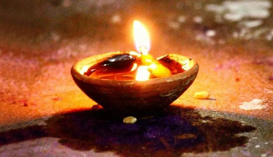हरियाली अमावस्या पर इन 5 पवित्र स्थानों पर जलाएं दीपक, पितृ प्रसन्न होकर देंगे आशीर्वाद