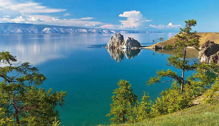 deepest lakes on earth,lakes,famous lakes,lake malawi,southeastern africa,san martín lake,southern south america,lake vostok,antarctica,caspian sea,central asia,lake tanganyika,central africa,lake baikal,russia