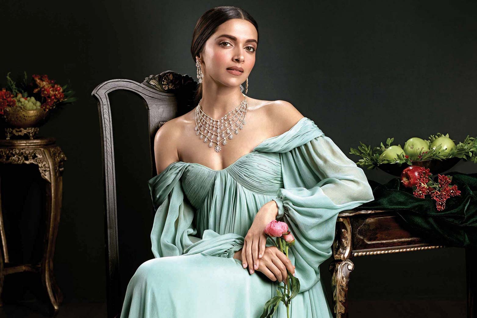 2 साल बाद धमाकेदार वापसी, 300 करोड़ के साथ bollywood,padmaavat,deepika padukone,padmavati,gossips,entertainment