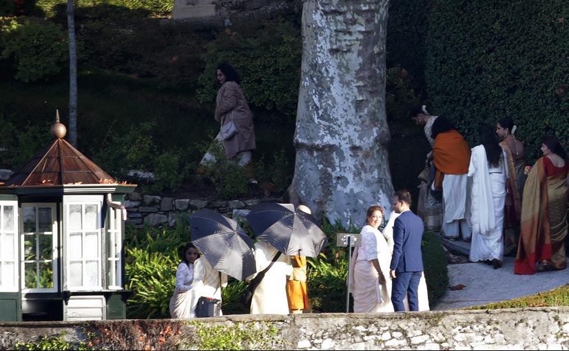 Ranveer-Deepika Wedding : सी-प्लेन से बारात लेकर पहुंचे दूल्हे राजा, मीडिया से बचने के लिए किया ऐसा, देखे तस्वीरें bollywood,ranveer singh,deepika padukone,ranveer deepika marriage photos,deepika ranveer marriage photos