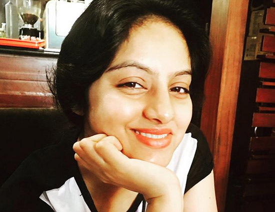 डांस करते समय स्टेज पर संध्या बींदणी के साथ हुआ हादसा, विडियो