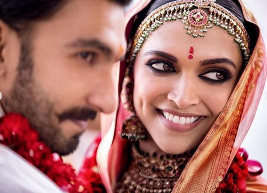 दीपिका पादुकोण, रणवीर सिंह ने शेयर की शादी की नई तस्वीरें, बेंगलुरु में कल रिसेप्शन, देखे bollywood,ranveer singh,deepika padukone,ranveer deepika marriage pics,marriage pics,deepika ranveer marriage photos