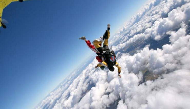 8 places to enjoy skydiving in india,best skydiving spots in india,skydiving adventures in india,tandem jumps india,static jumps india,aamby valley skydiving,deesa skydiving,dhana skydiving,narnaul skydiving,bir billing skydiving,mysore skydiving,aligarh skydiving,pondicherry skydiving,skydiving training india,skydiving camps india