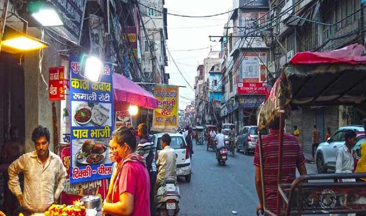 you will get cheap food at these 10 places in delhi come here to enjoy the food,holiday,travel,tourism