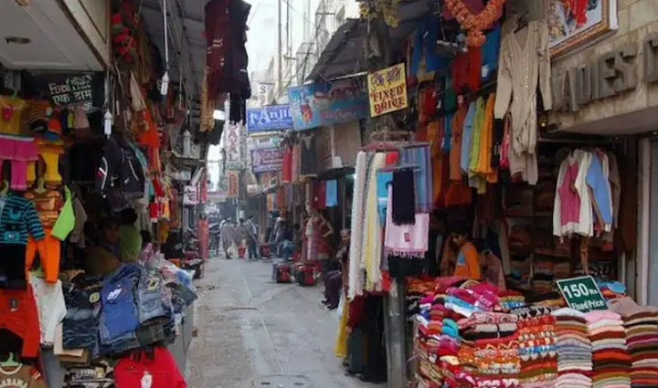 want to buy footwear cheaply come to these markets of delhi,holiday,travel,tourism